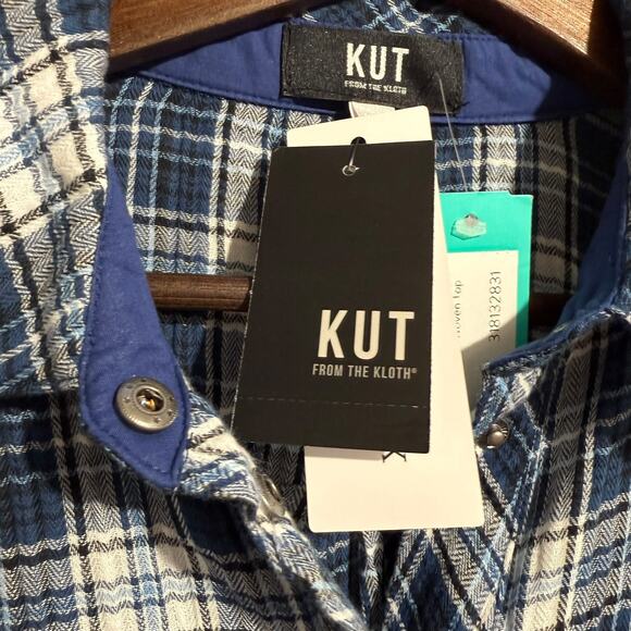NWT KUT From the Kloth Blue and White Boylen Relaxed Snap Front Woven Top Small - Picture 5 of 10
